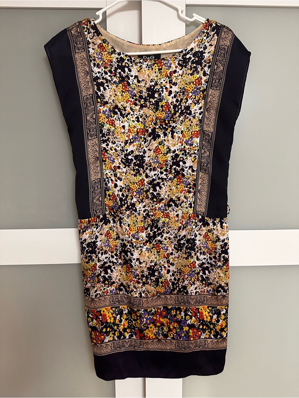 100% SILK D&G Silk Dress - Picture 2 of 5
